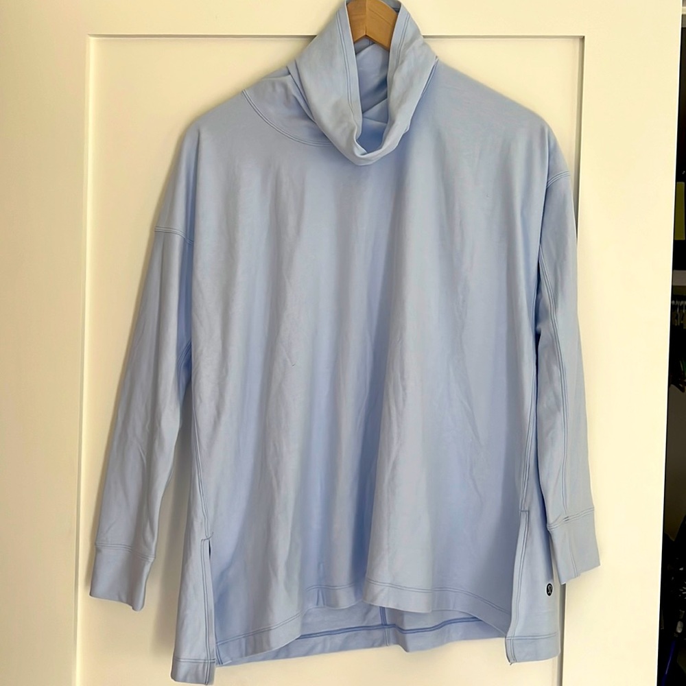Lululemon long sleeve turtle neck
